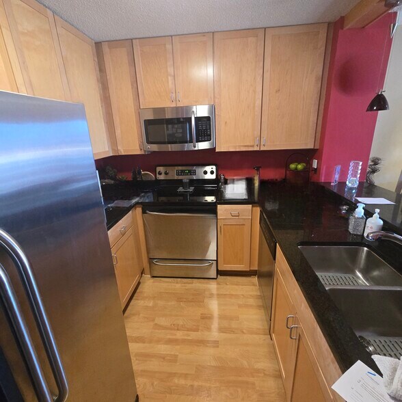 Kitchen Oven Microwave Garbage disposal - 401 S 1st St