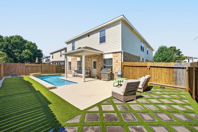 Building Photo - 2522 Knoll Shadows Ln