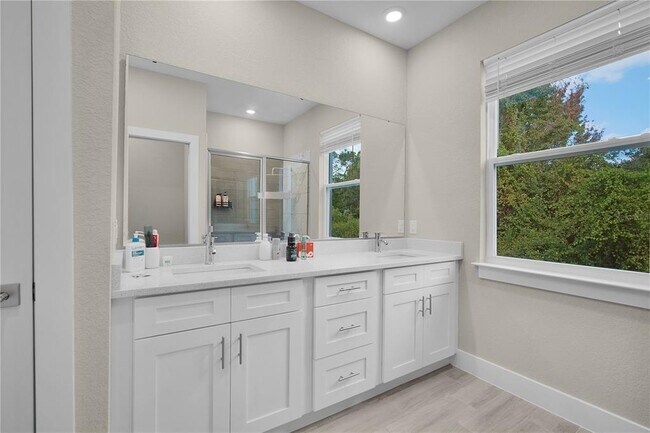 Building Photo - 1187 N Platte Ln