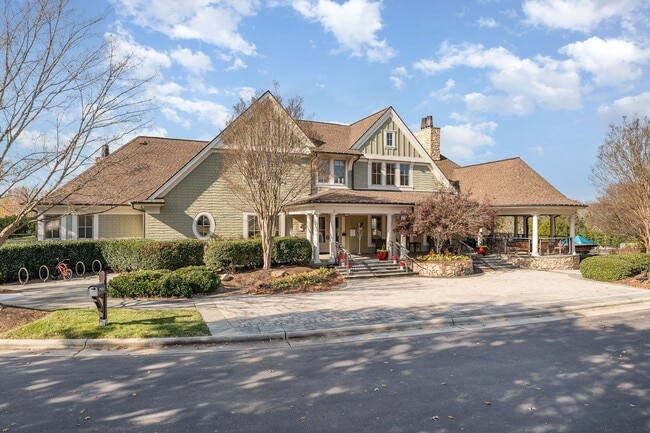Building Photo - Contemporary 3 Bed, 2 Bath Ranch in Briar ...