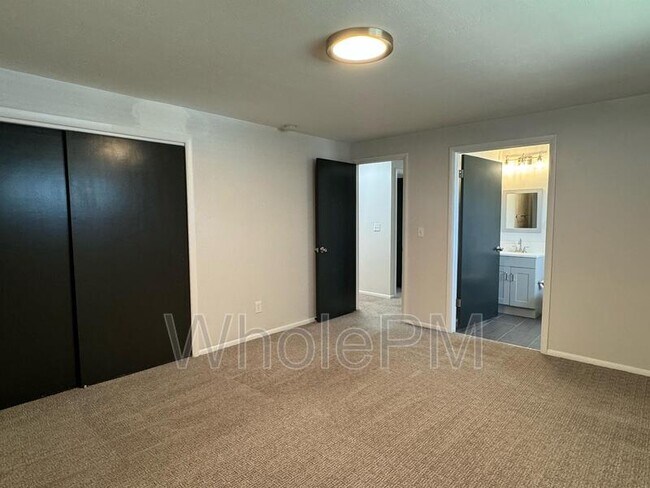 Building Photo - 7017 W 62nd Pl