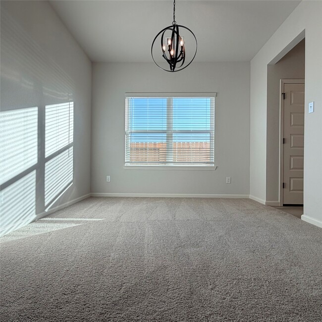 Building Photo - 3418 Lago Norence Dr