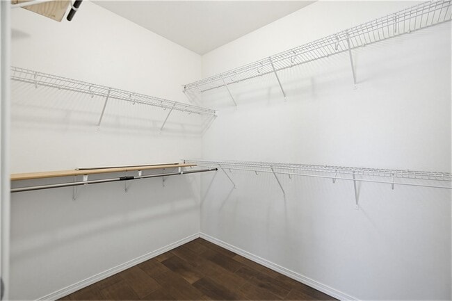 Building Photo - 6301 SW Meadow Well Ave