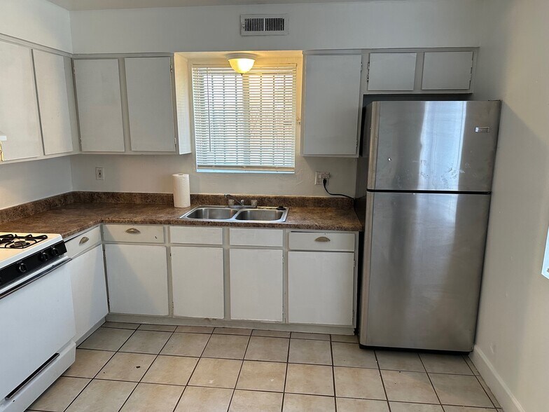 Kitchen - 3409 Thaxton Ave SE