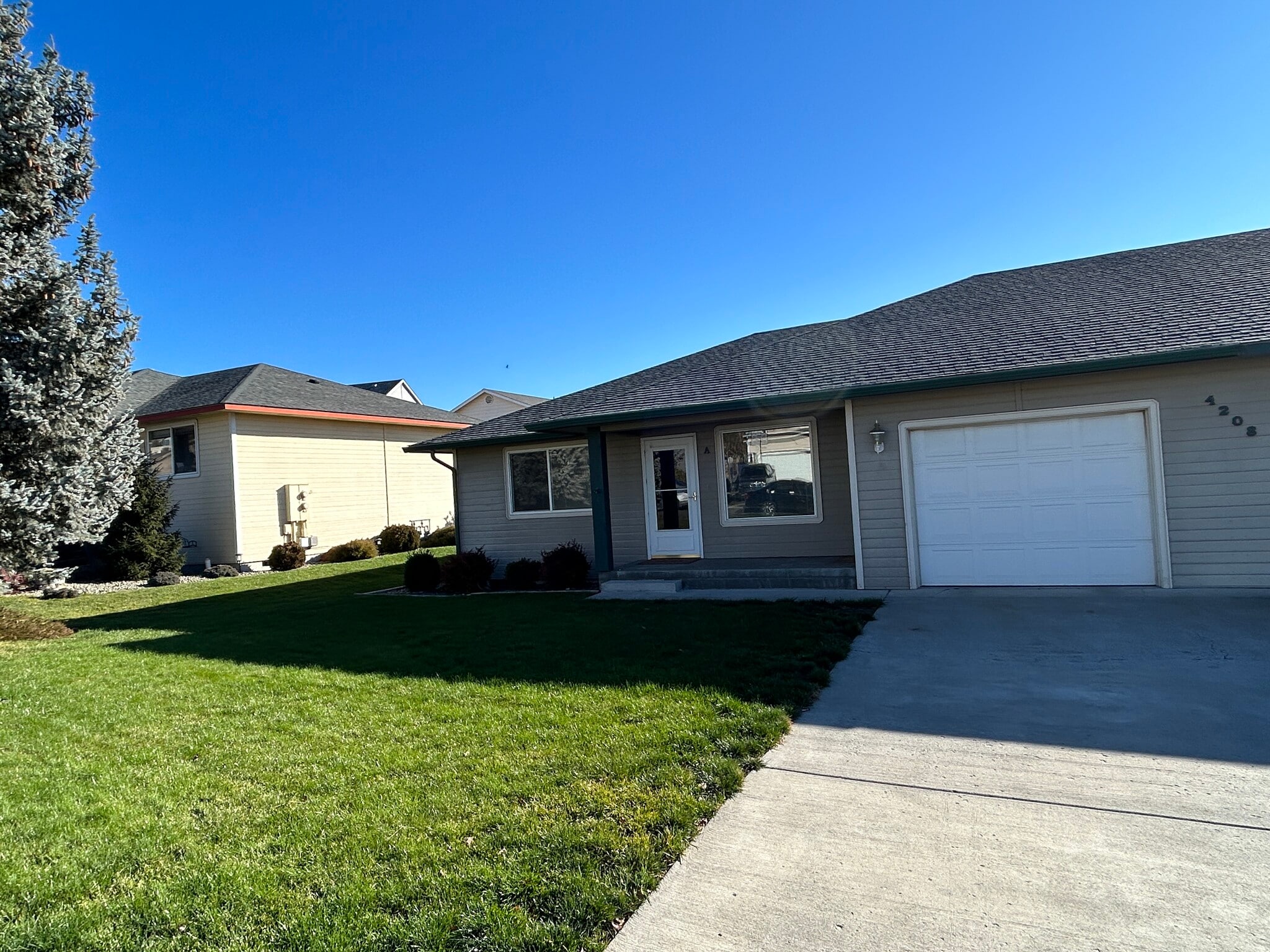 Building Photo - 405 Valleyview Ave