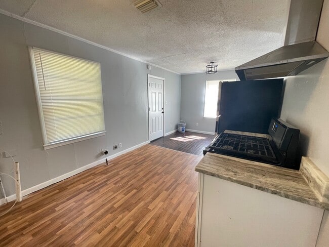 Building Photo - 7329 Twin Beech Rd