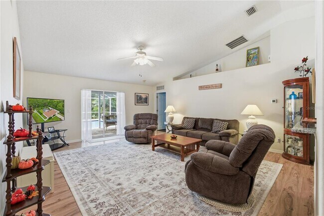 Building Photo - 14 Frenora Ln