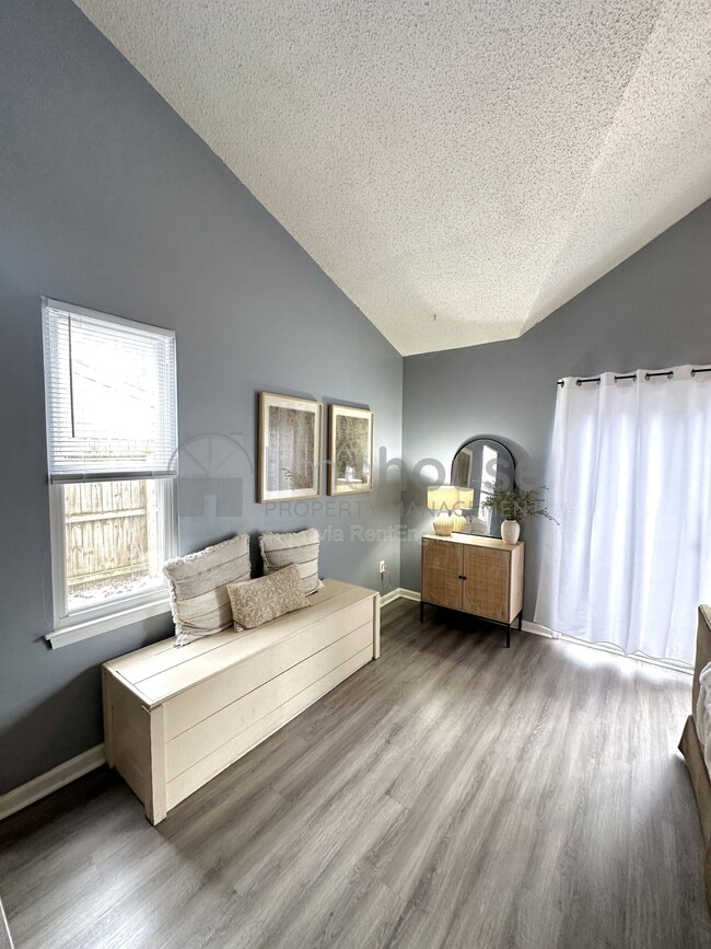 Building Photo - 828 23rd St