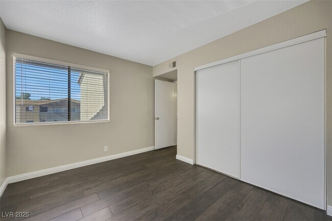 Building Photo - 3151 N Soaring Gulls Dr