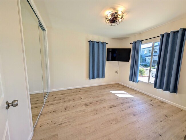 Building Photo - 1041 2nd St