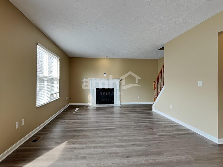 Building Photo - 135 Easton Manor Dr