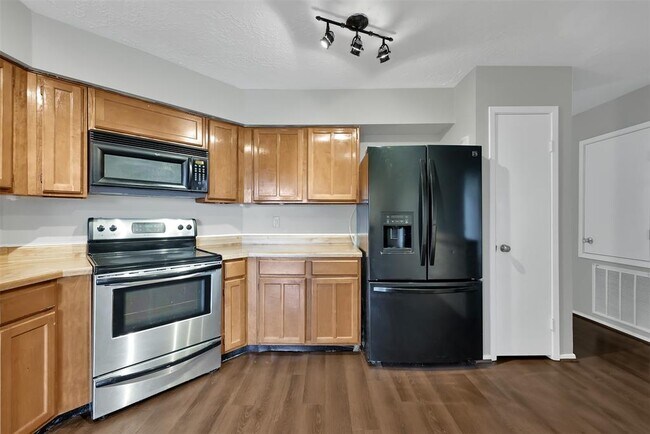Building Photo - 4730 Temple Bell Dr