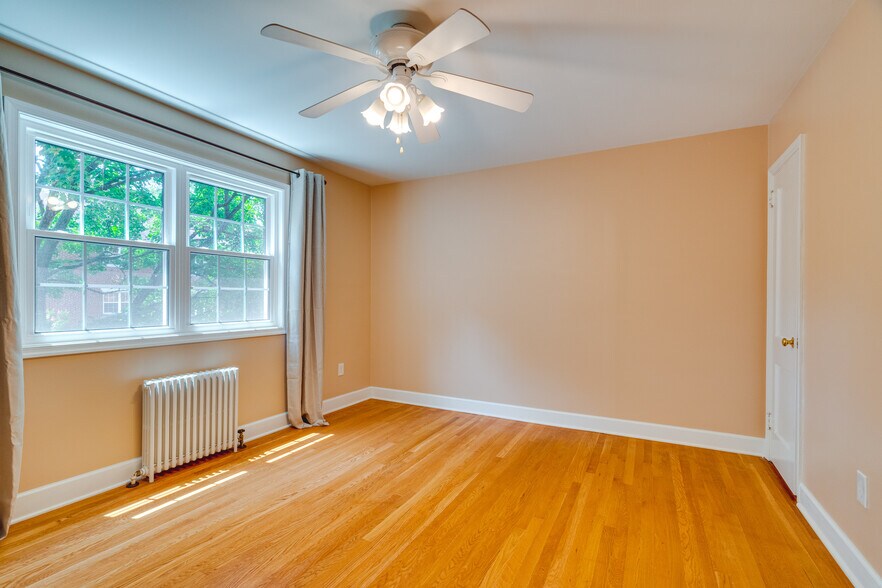 Bedroom 1 - 1304 N Meade St