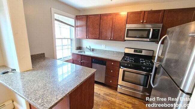 Apt 2 - 26 Fayette St