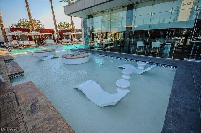 Building Photo - 4381 W Flamingo Rd