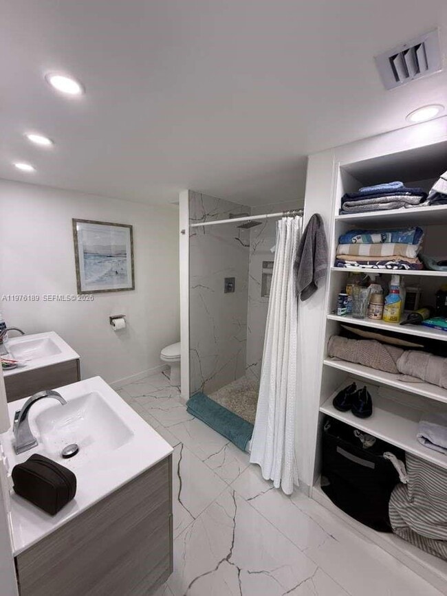 Building Photo - 13499 Biscayne Blvd