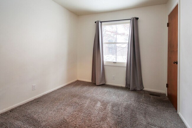 Building Photo - Two Bedroom - Ground Floor - Attached Garage