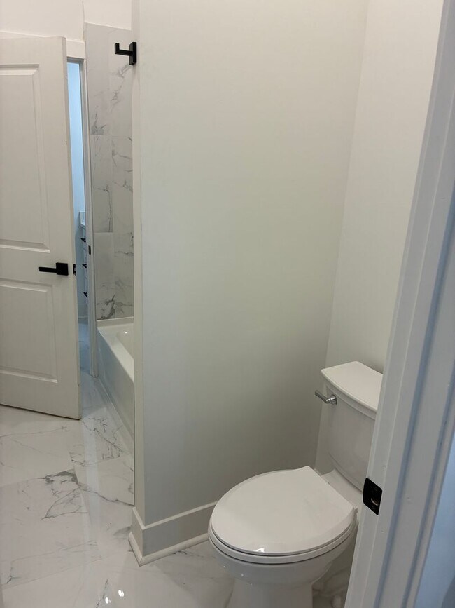 Building Photo - 1539 Lowrie St