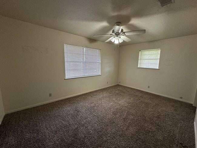 Building Photo - 124 Seaman Dr