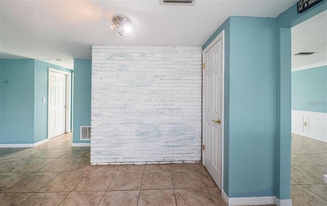 Building Photo - 3627 Grayton Dr