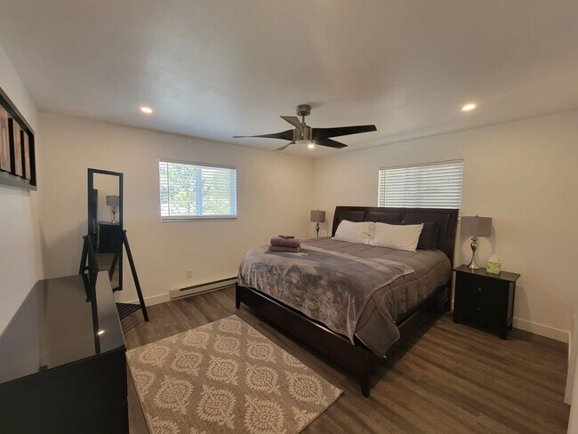 Building Photo - Spacious 4-bedroom + study home; Includes Hot tub and Pool Table - Avail. Now!