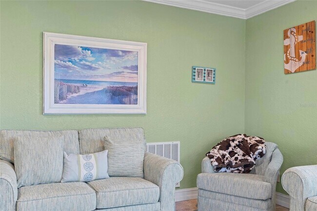 Building Photo - 284 44th Ave