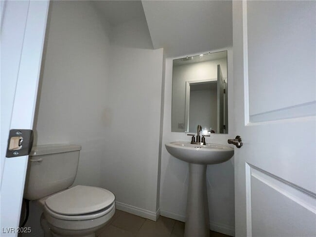 Building Photo - 230 Wewatta Ave