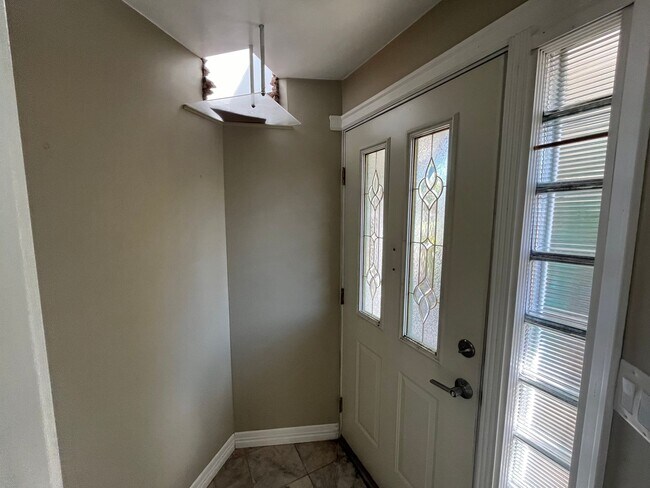 Building Photo - 4019 SE 66th Ave