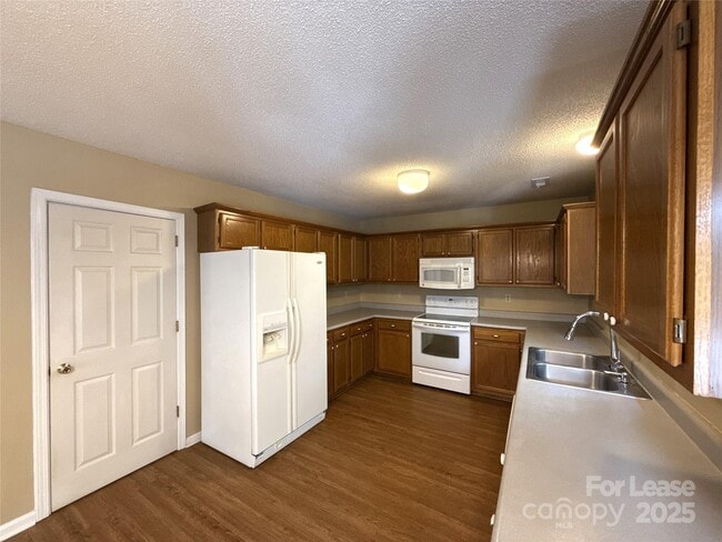 Building Photo - 12823 Diamond Dr