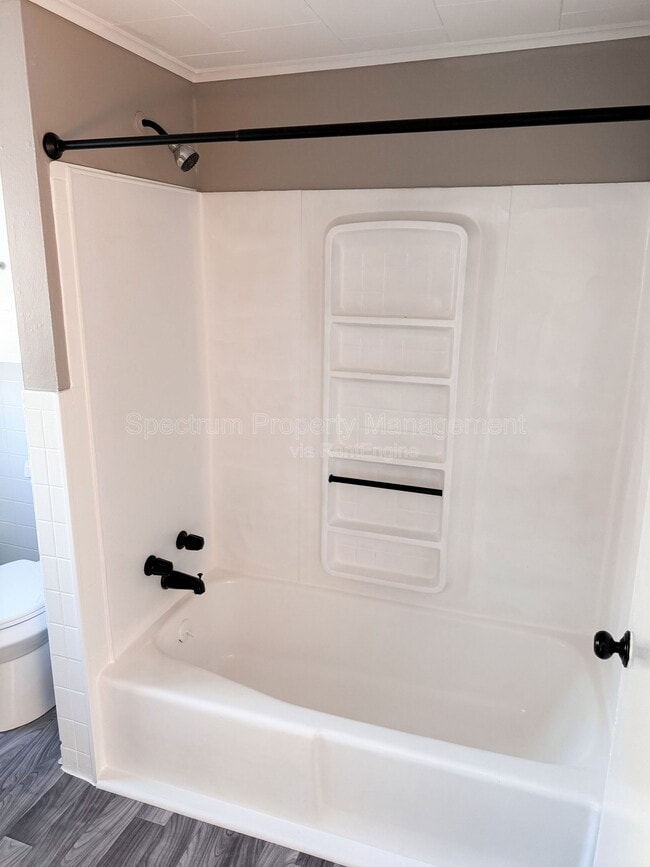 Building Photo - 88 Elm St