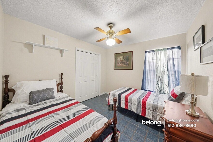 Building Photo - 426 Spring River Dr