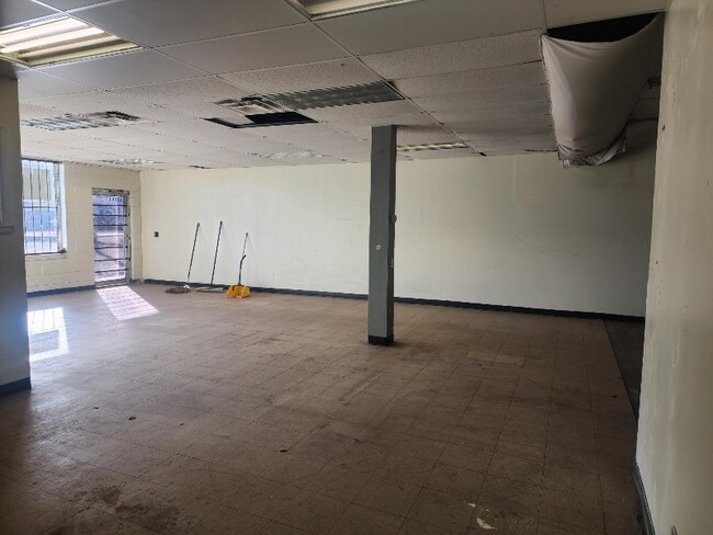 Building Photo - 3208 W County Rd 54G