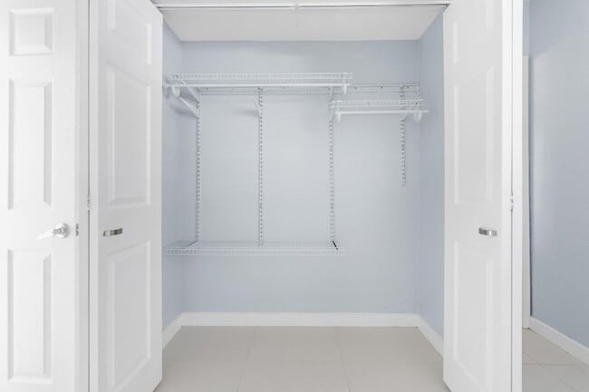 Building Photo - 416 NE 15th Ave