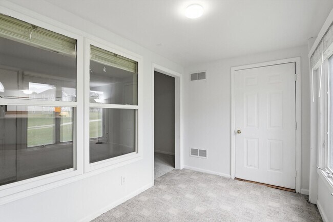 Building Photo - 1335 Millbrook Trail
