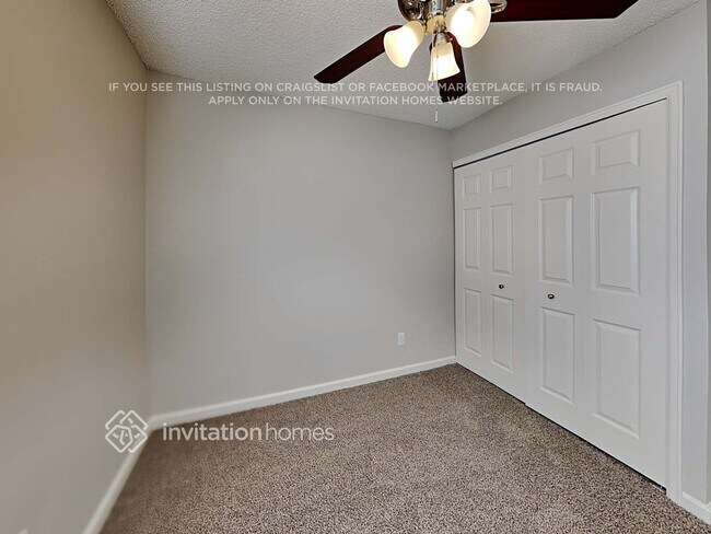 Building Photo - 3865 Valley View St