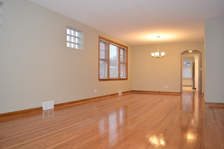 Dinning Room - 5342 W Sunnyside Ave