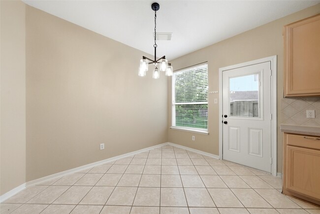 Building Photo - 3711 Slocom Dr