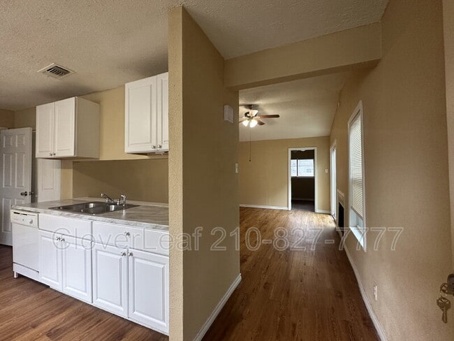 Building Photo - 4012 Sunrise Creek Dr