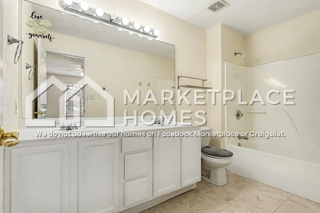 Building Photo - 311 Plum St