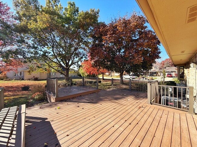 Building Photo - 6710 Wedgewood Ln