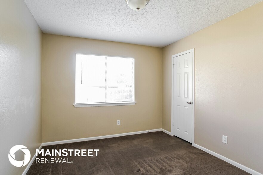 Building Photo - 18926 Sandia Pines Dr