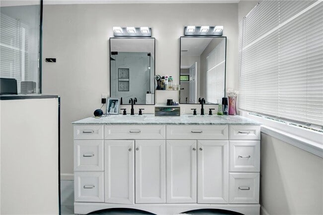 Building Photo - 2710 Abbottswell Dr