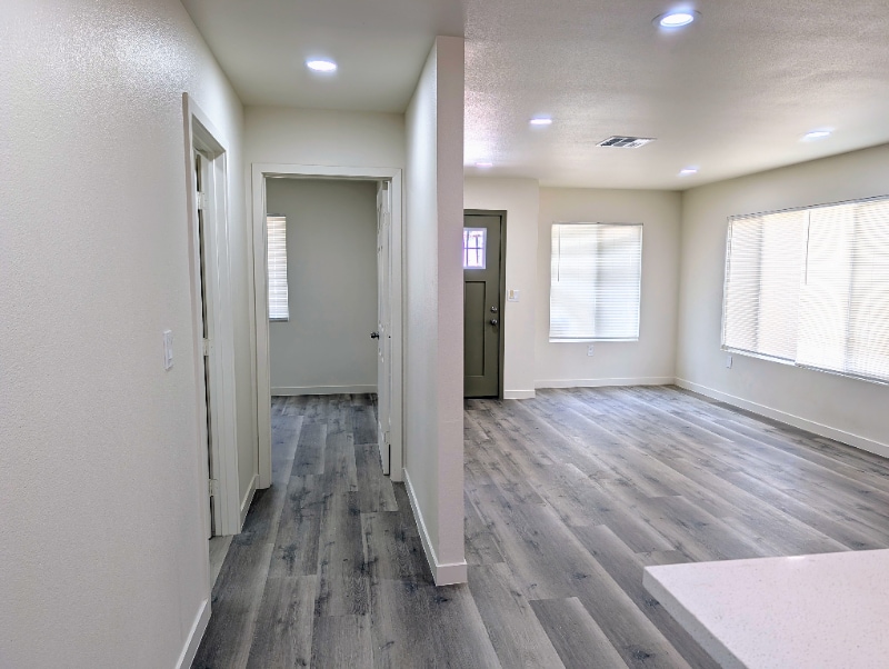 Building Photo - 1358 N Murray St