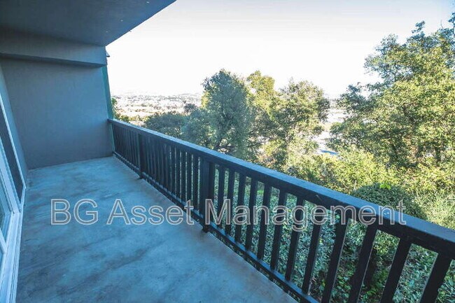 Building Photo - 50 Frey Pl