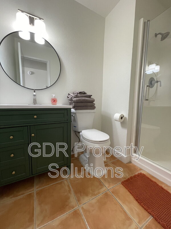 Building Photo - 520 Ortiz Dr NE