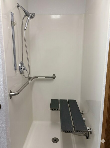 Building Photo - 100 Robert Ave