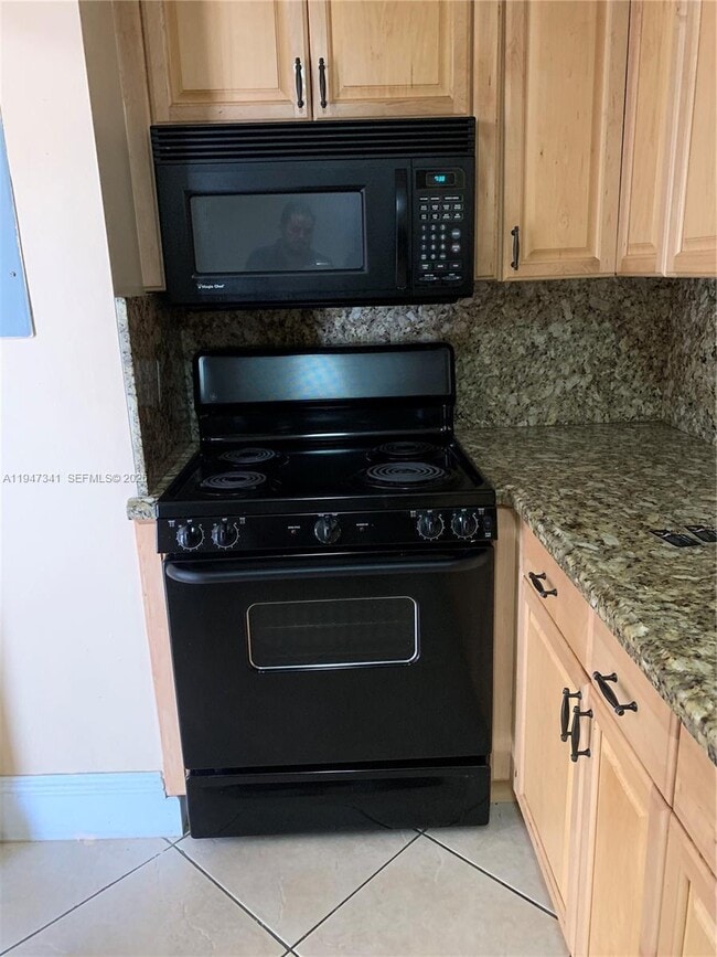 Building Photo - 7931 SW 104th St