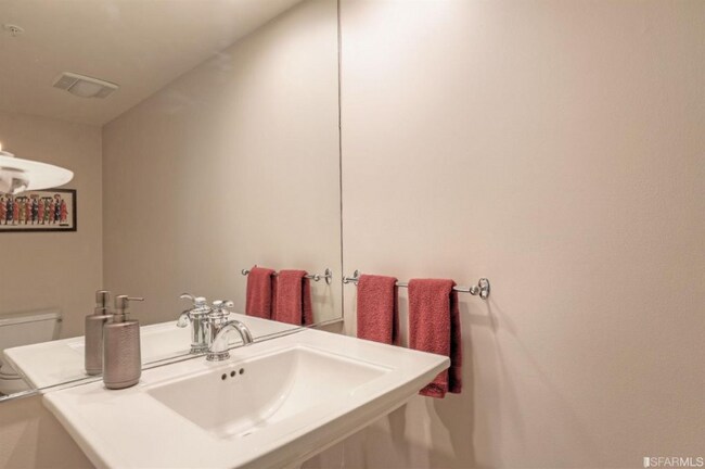 Building Photo - 175 Langton St