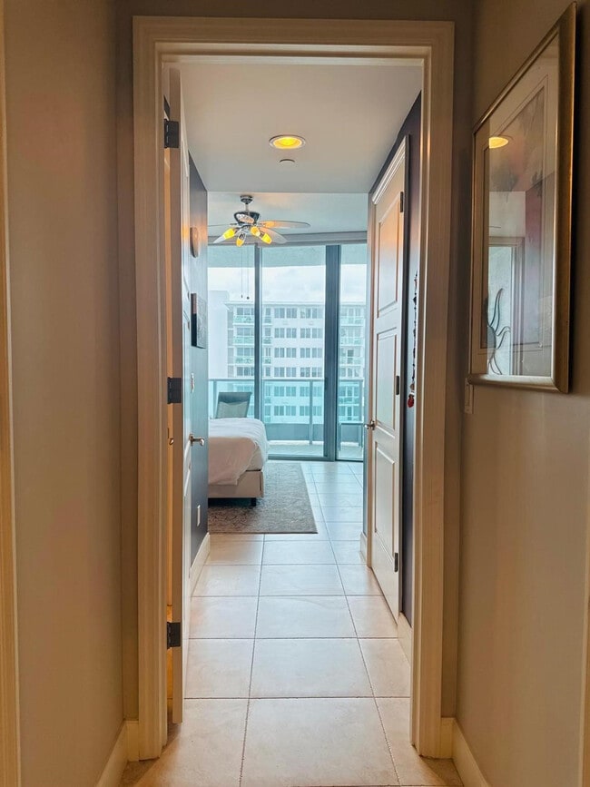 Building Photo - 3333 NE 32nd Ave