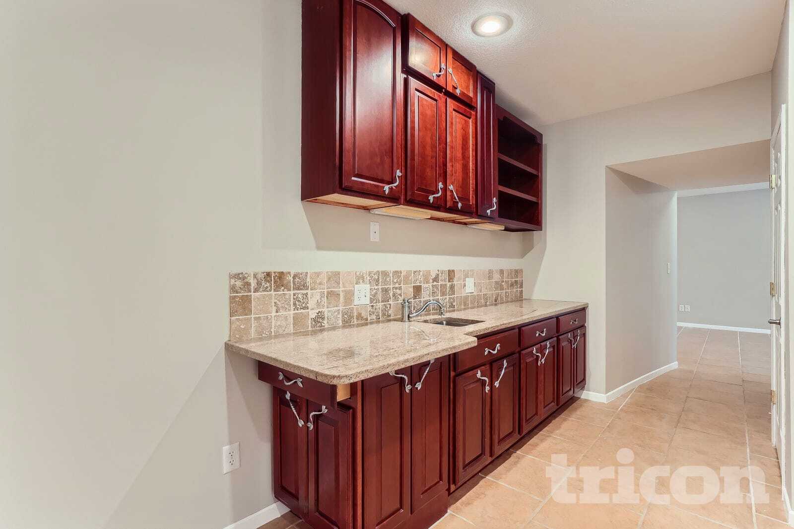 Building Photo - 15012 Viewcrest Ln